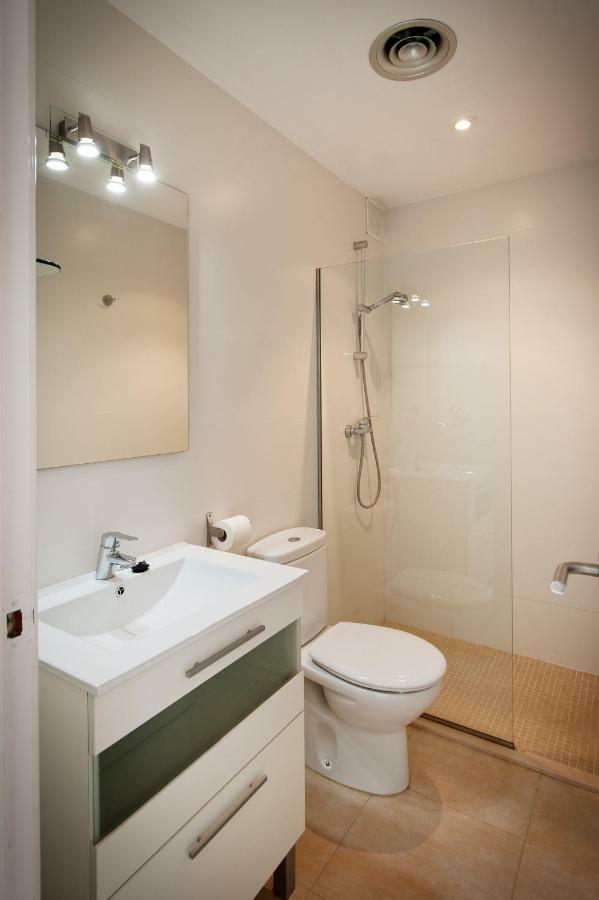 Apartamento A Pie De Playa, Climatizado Y Parking Roses Ngoại thất bức ảnh
